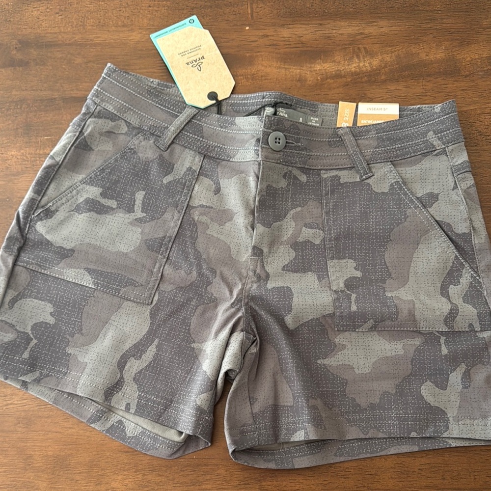 Gravel Camo Women’s Shorts